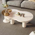 Ensemble de deux tables basses gigognes au design irrégulier avec plateau en verre pour salon ou petits espaces